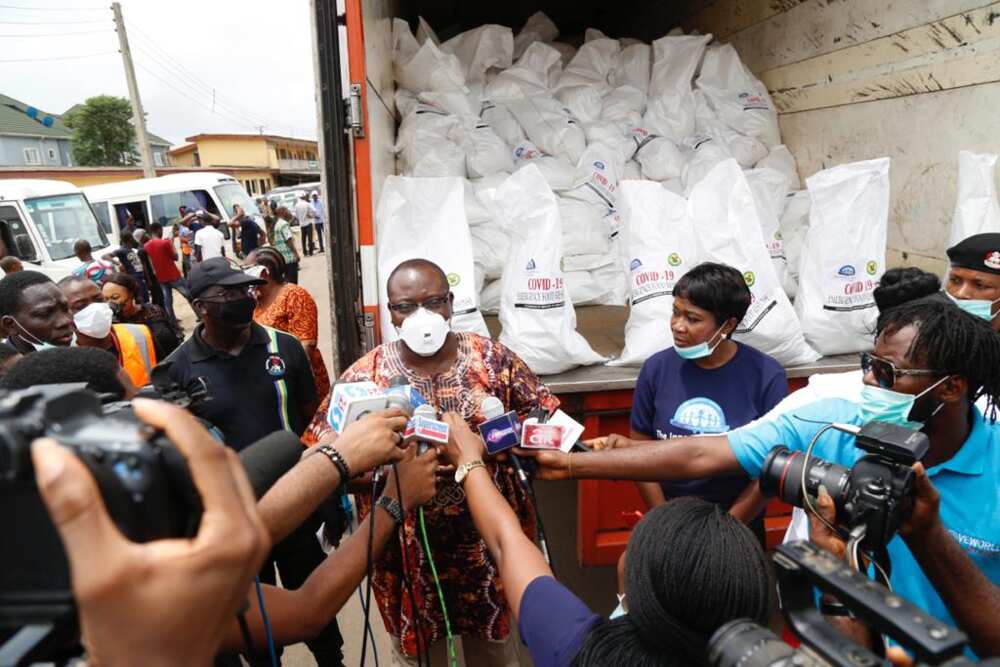 COVID-19: Oyakhilome Foundation supports Lagos state govt with food items