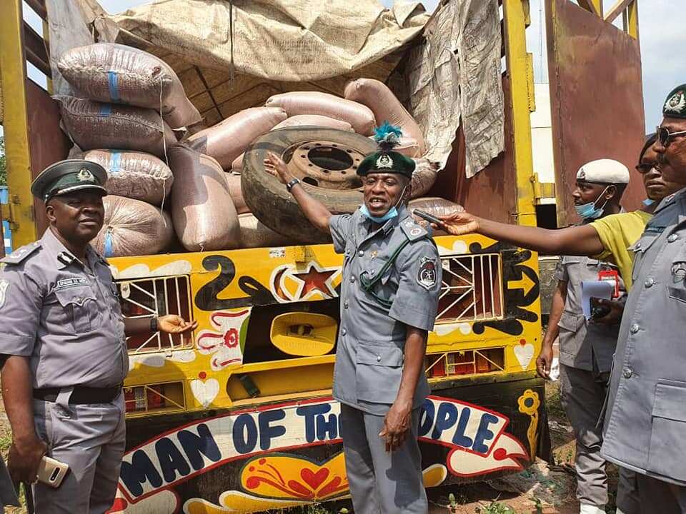 Customs seize gun cartridges Customs seize gun cartridges