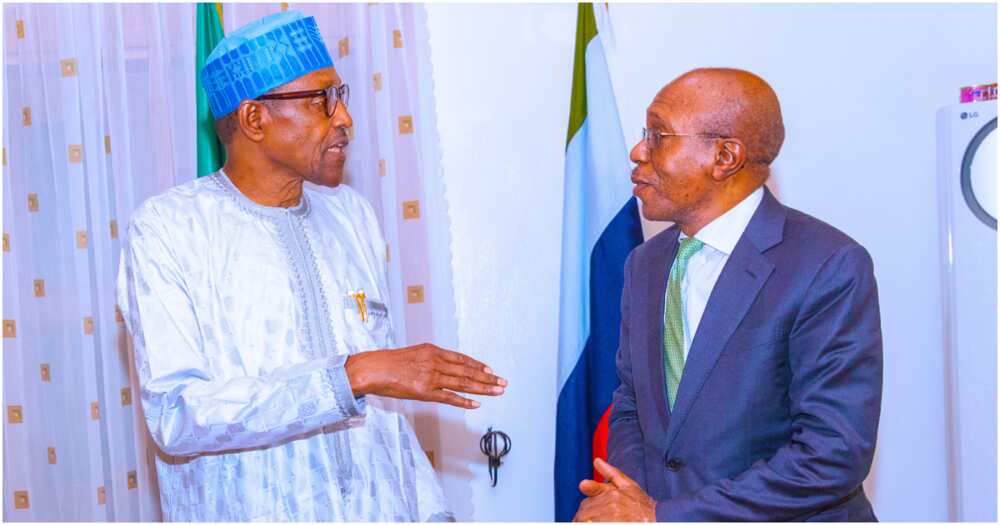President Muhammadu Buhari, CBN Governor, Mr Godwin Emefiele, exchange old Naira notes for New one, fuel scarcity, Lagos traders