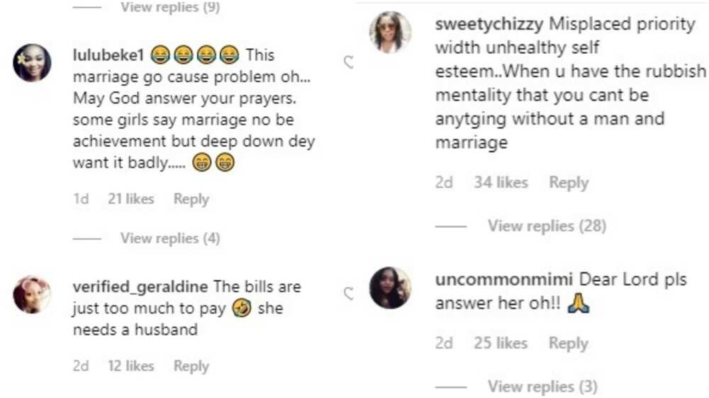 Lady cries out in the street of Lagos over inability to find a husband