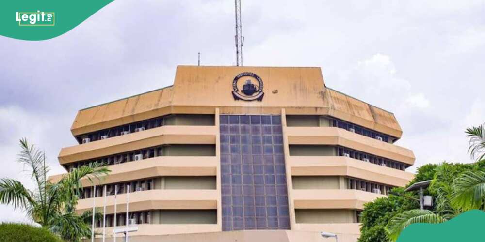 New curriculum in Nigerian universities/Core Curriculum and Minimum Academic Standards (CCMAS) New curriculum in Nigerian universities/Core Curriculum and Minimum Academic Standards (CCMAS)
