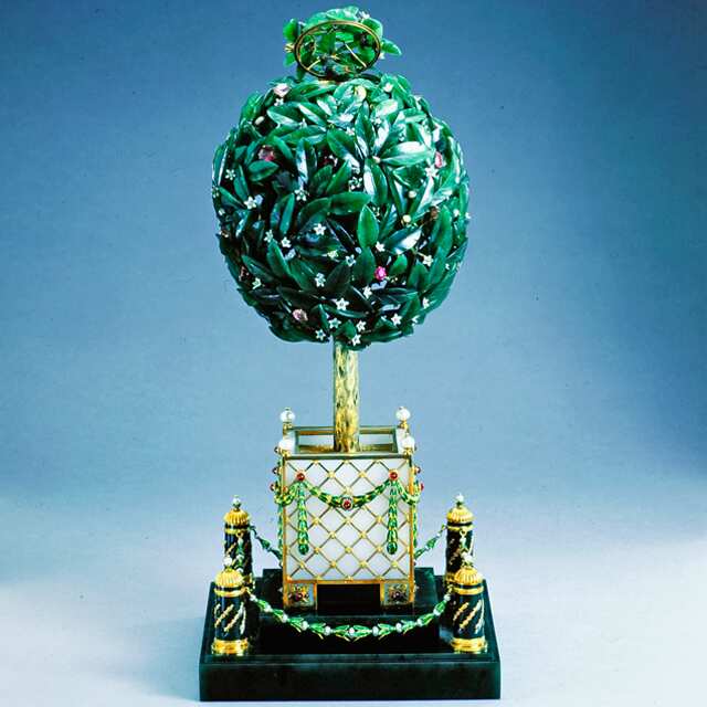 The imperial egg is modelled after French 18th century automation. Photo source: Faberge