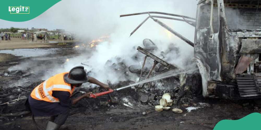 Tanker accident/Warri-Benin Highway