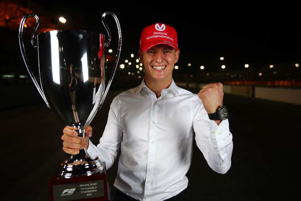 Mick Schumacher: La vie du fils du légendaire Michael Schumacher Mick Schumacher: La vie du fils du légendaire Michael Schumacher