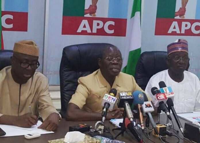 Yanzu-yanzu: Oshiomole ya bada umurnin kulle shelkwatar APC gaba daya