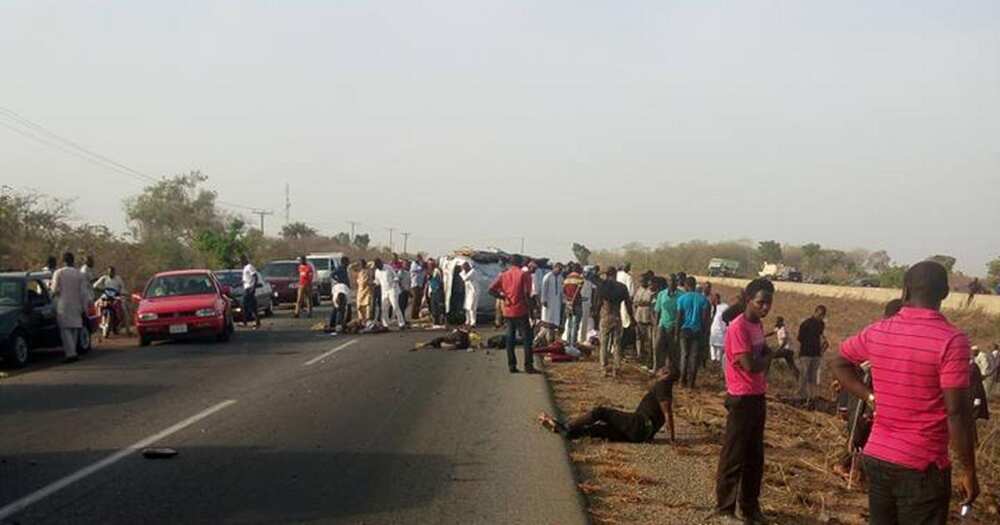 Yan bindiga sun budewa motoci wuta a hanyar Kaduna zuwa Abuja, Sojoji sun kawar da su