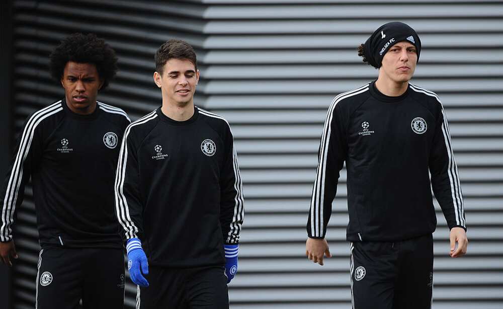 David Luiz and Willian urge former Chelsea teammate Oscar to join Arsenal David Luiz and Willian urge former Chelsea teammate Oscar to join Arsenal