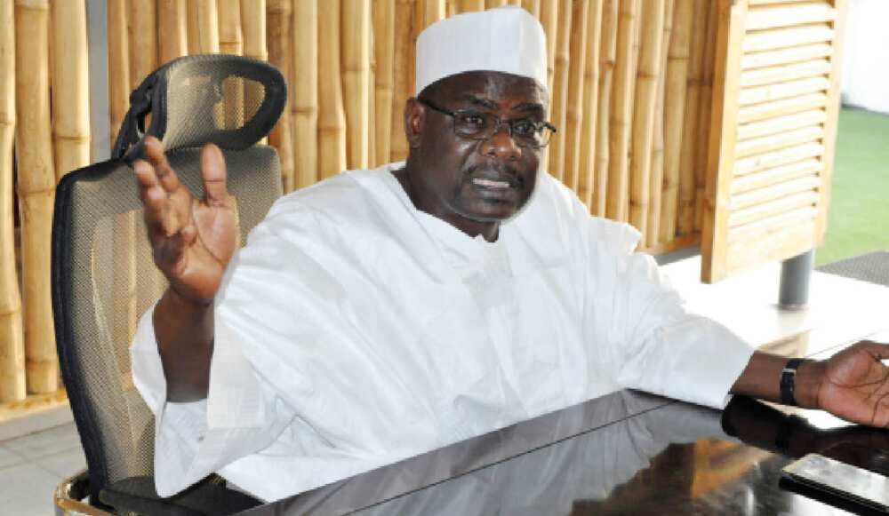 Ba zai ƙara komai a tattalin arziƙi ba - Ndume ya magantu kan rage albashin ƴan majalisu Ba zai ƙara komai a tattalin arziƙi ba - Ndume ya magantu kan rage albashin ƴan majalisu