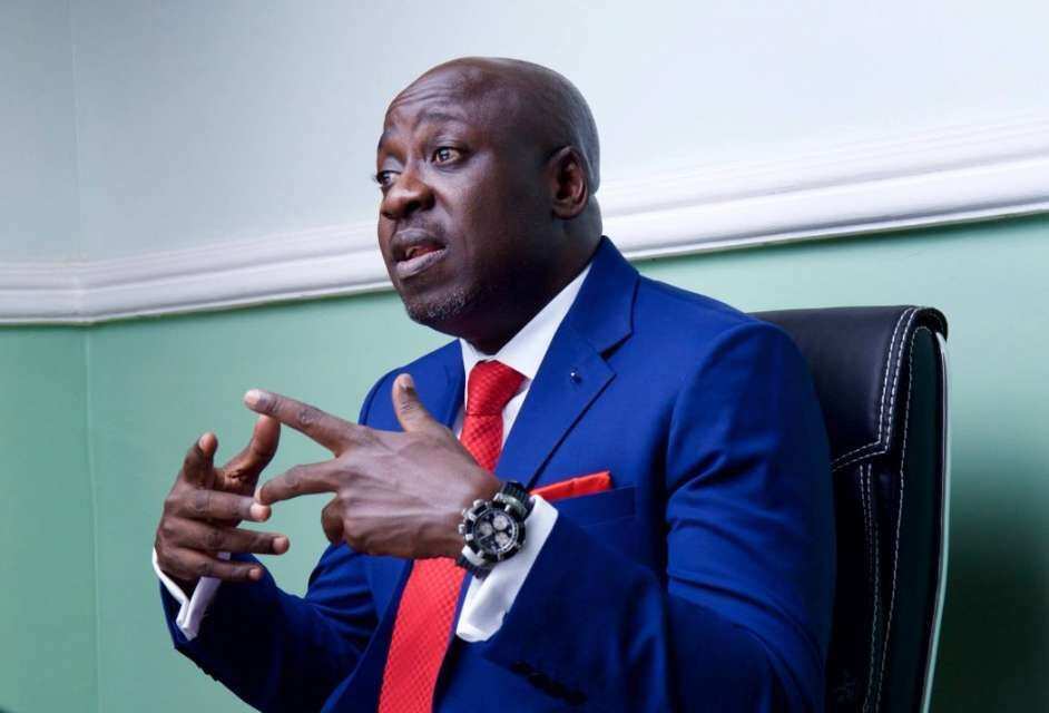 Tsohon ministan wasanni, Mallam Bolaji Abdullahi. Tsohon ministan wasanni, Mallam Bolaji Abdullahi.