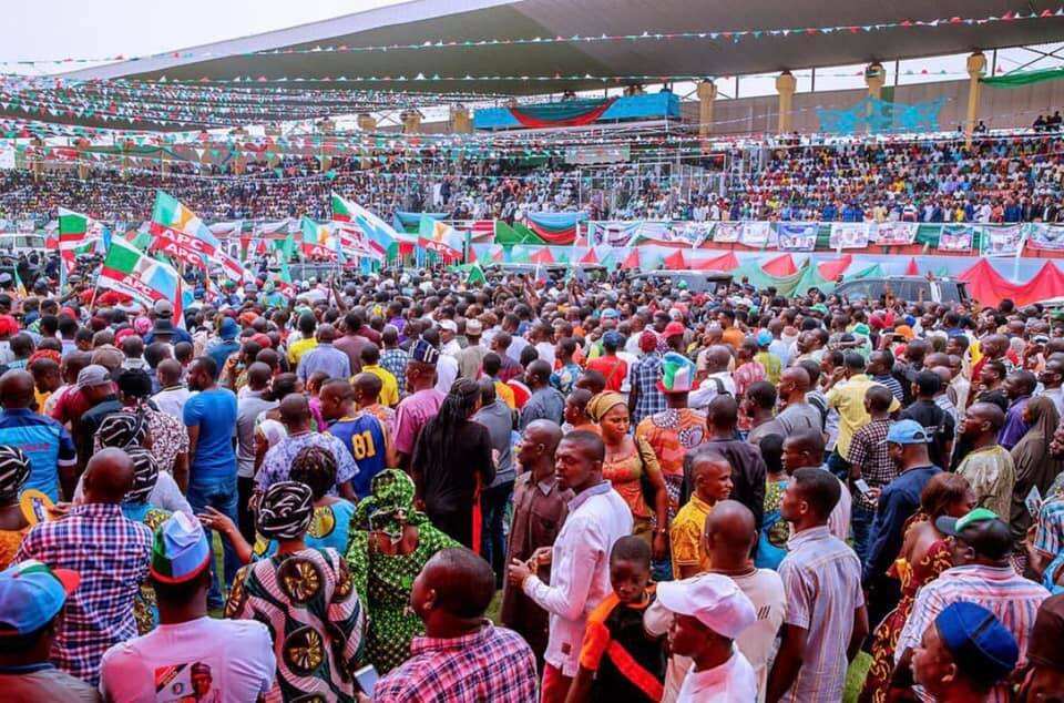 20,000 APC members defect to third force in Kwara state