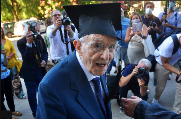 Italy's oldest student graduates