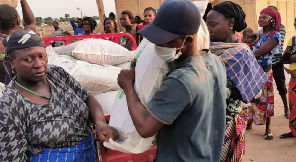 Coronavirus: Farmers feed communities in Nasarawa, give out palliatives Coronavirus: Farmers feed communities in Nasarawa, give out palliatives