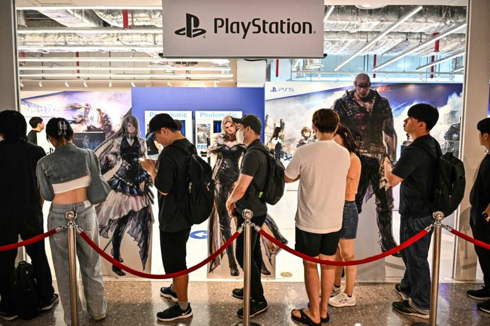 Final Fantasy fans queue up Thursday in Seoul to grab the game's latest edition