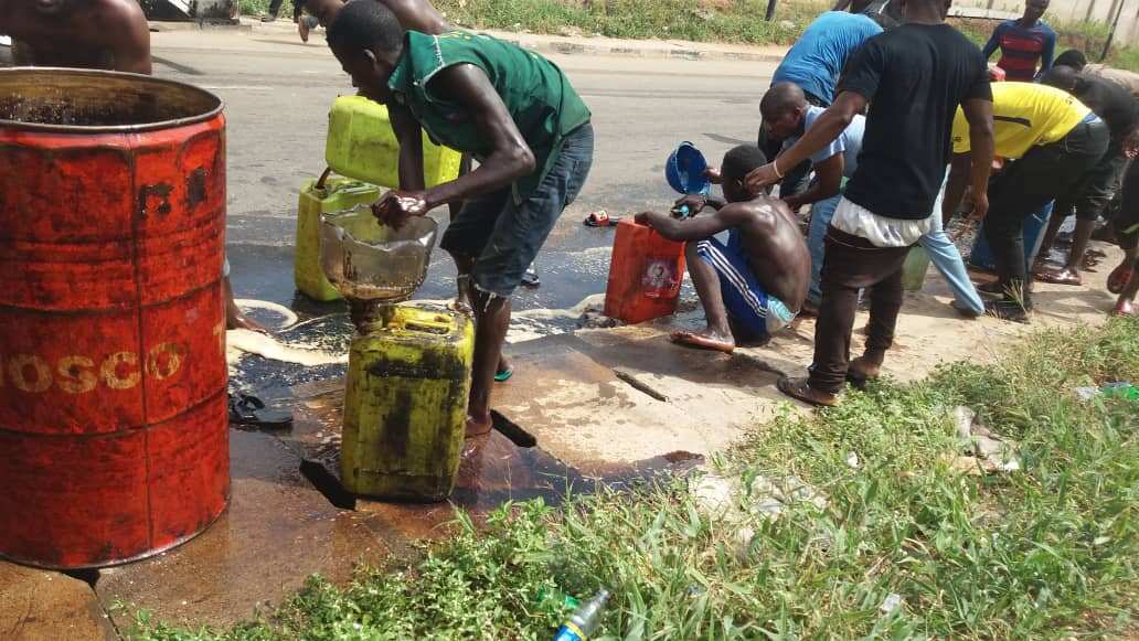 Pictures of tanker spill at Oregun at Etals Avenue beside the first NNP