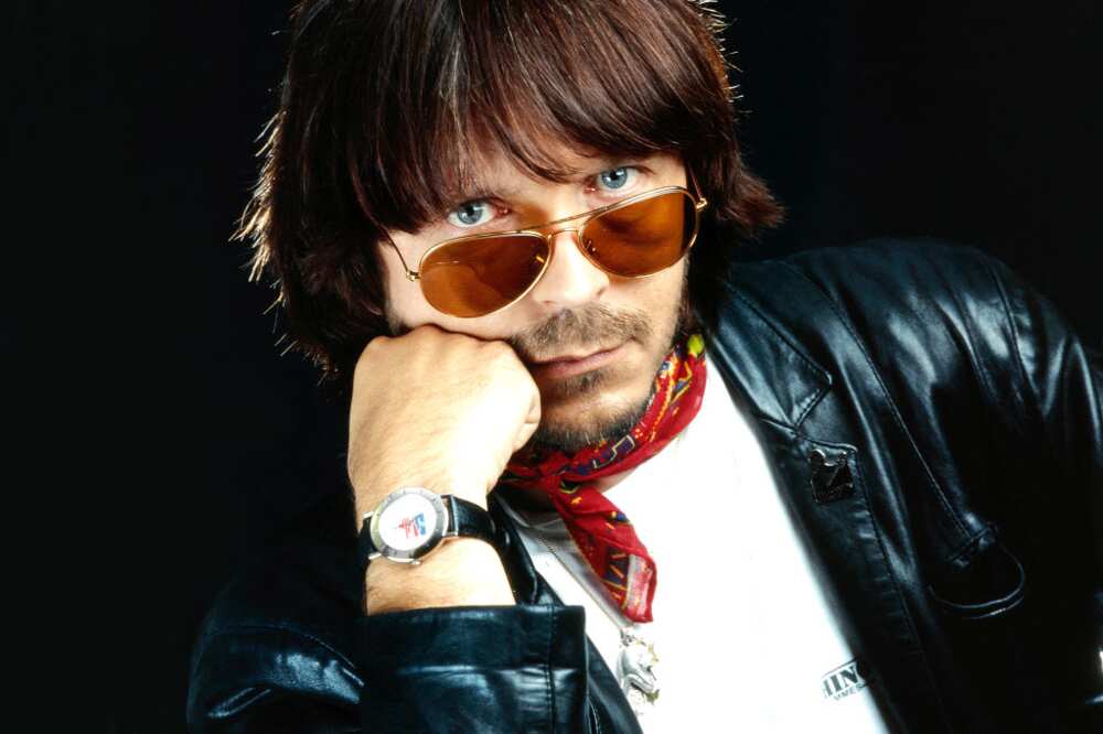 Renaud. Renaud.