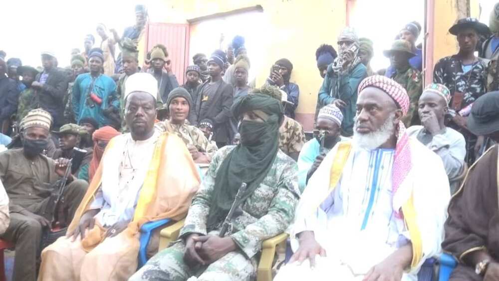 Cikin Hotuna: Sheikh Abubakar Gumi ya gana da shugabannin 'yan bindiga a Zamfara