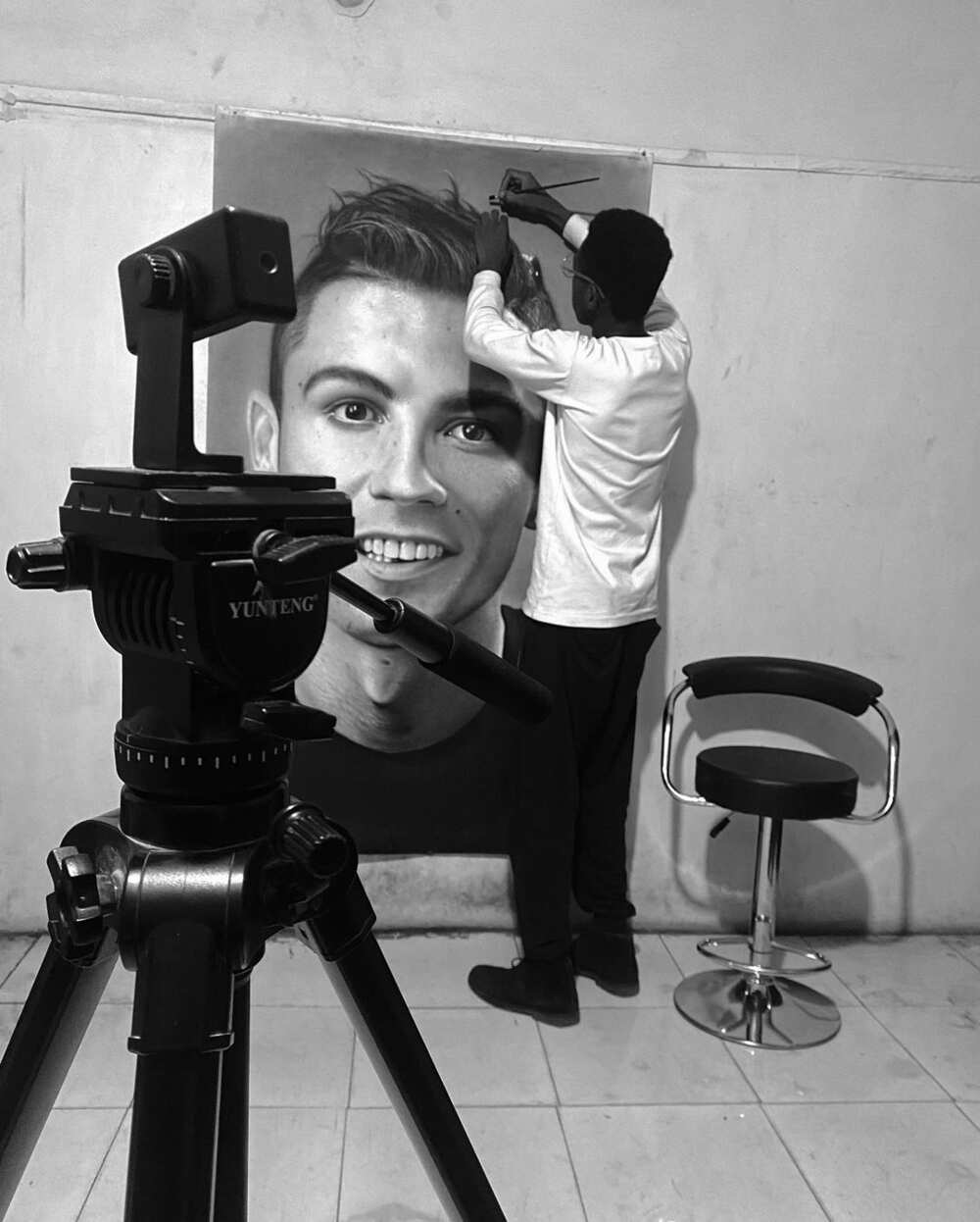 Nigerian talented artist paints adorable picture of Cristiano Ronaldo within 75 hours