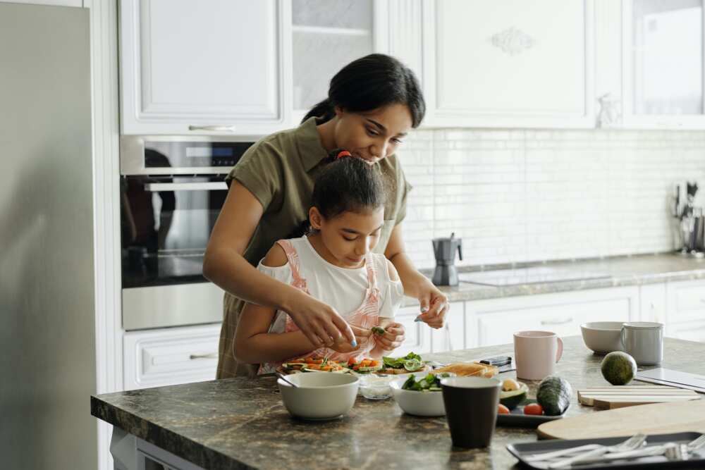 demonstration method of teaching happening at home between a mother and daughter demonstration method of teaching happening at home between a mother and daughter