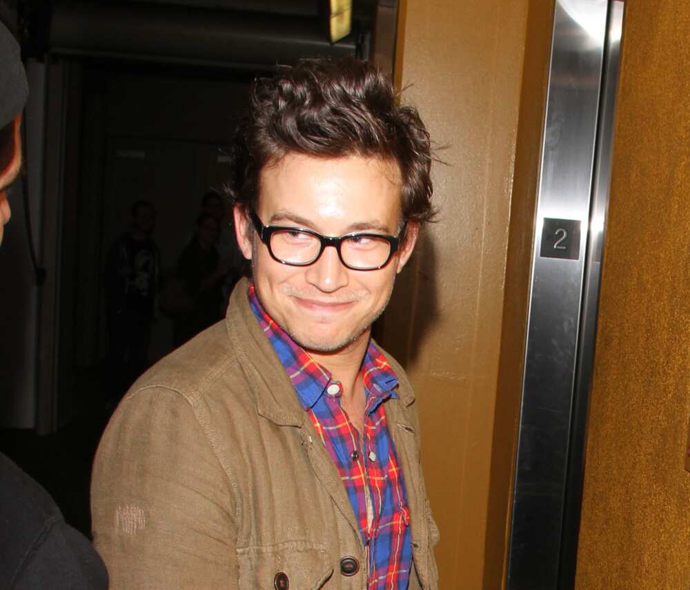 Does Jonathan Taylor Thomas have a wife?