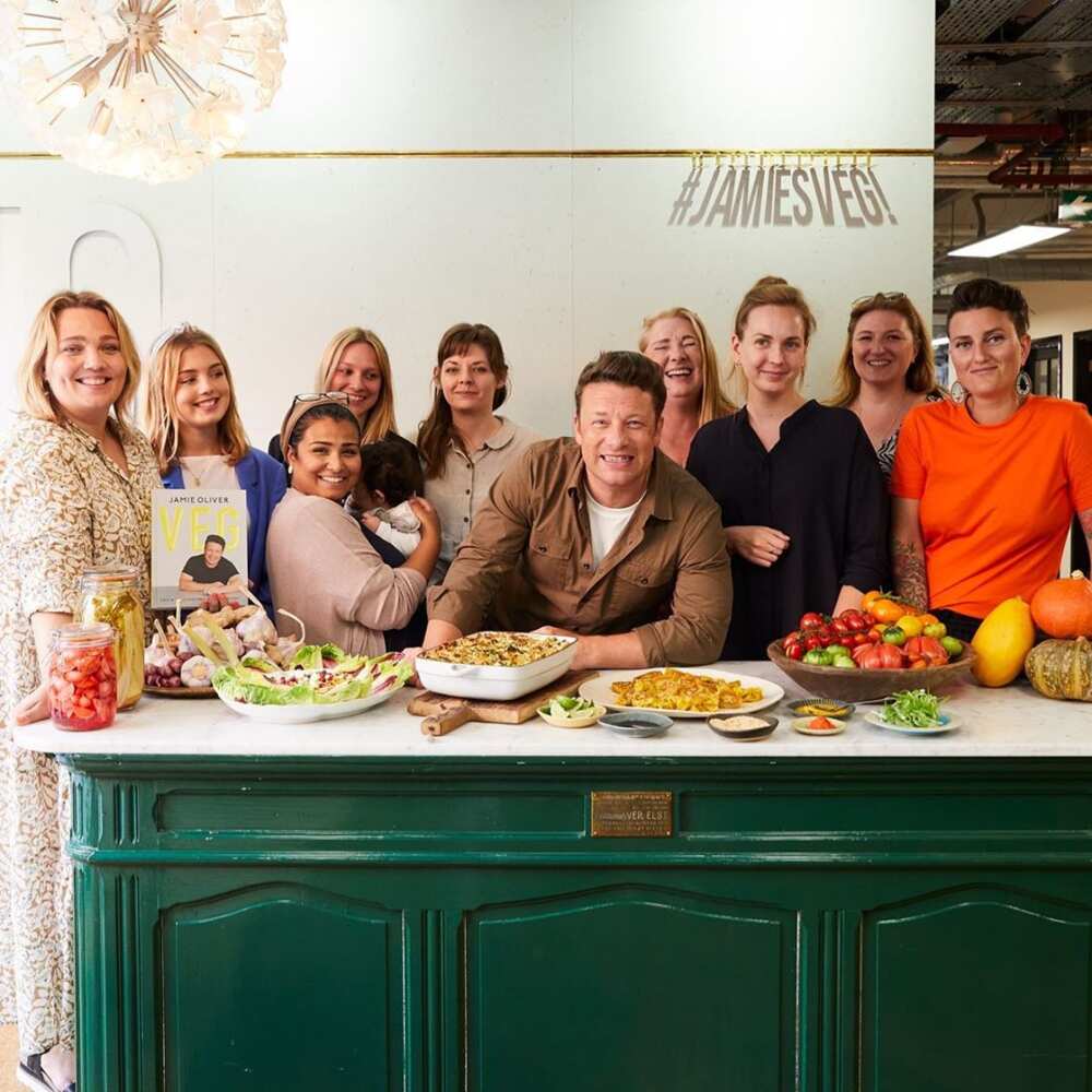 Jamie Oliver Bio, Jamie Oliver