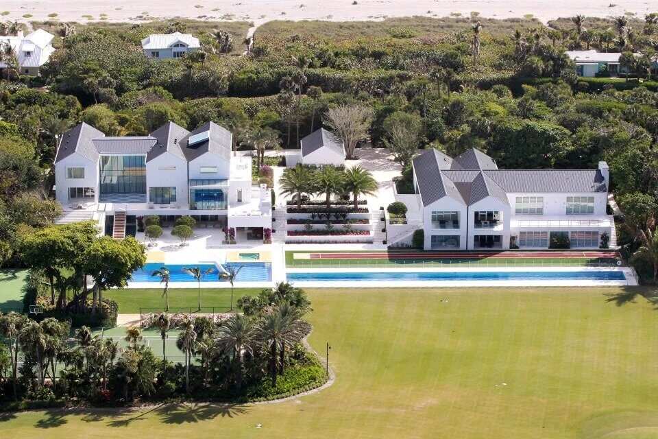Inside Tiger Wood's expansive £41million home complete with golf course, restaurant and cinema theatre Inside Tiger Wood's expansive £41million home complete with golf course, restaurant and cinema theatre