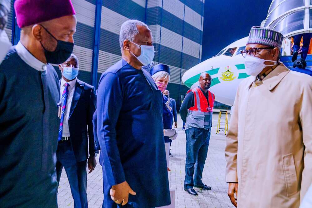 Da duminsa: Shugaba Buhari ya dira Landan, inda zai kwashe makonni biyu Da duminsa: Shugaba Buhari ya dira Landan, inda zai kwashe makonni biyu