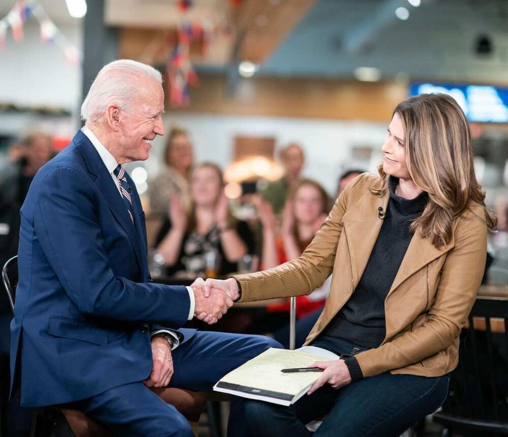 How old is Kasie Hunt? How old is Kasie Hunt?