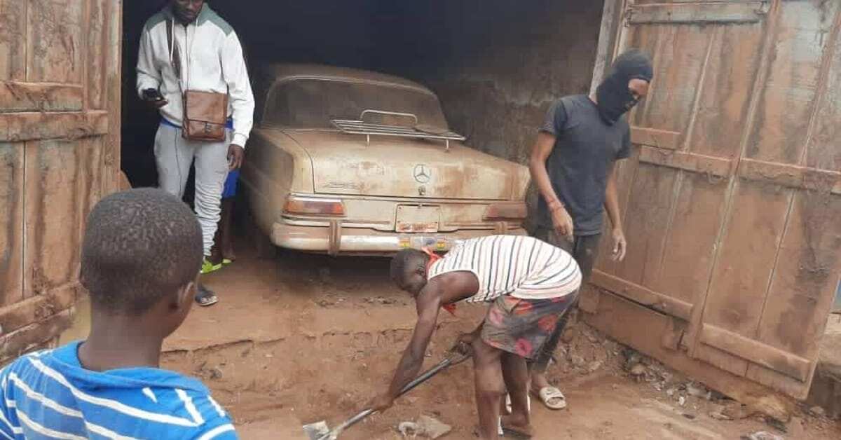 Mercedes found 40 years after rich man hid it over fear govt would seize it; picture goes viral