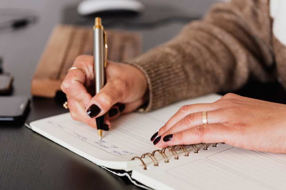 How to write a seminar paper in 2021: Step-by-step guide How to write a seminar paper in 2021: Step-by-step guide