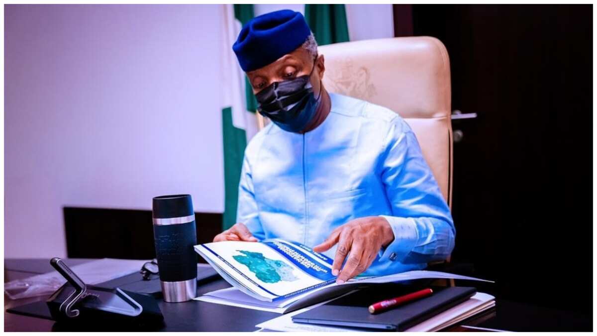 2023: Finally, Osinbajo secures signatures of 370 delegates, submits APC presidential nomination forms