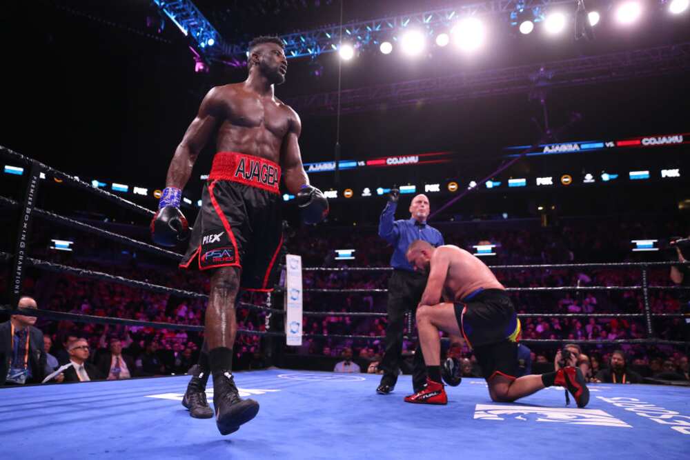 Efe Ajagba: Nigerian boxer suffers hand injury during victory over Jonathan Rice Efe Ajagba: Nigerian boxer suffers hand injury during victory over Jonathan Rice
