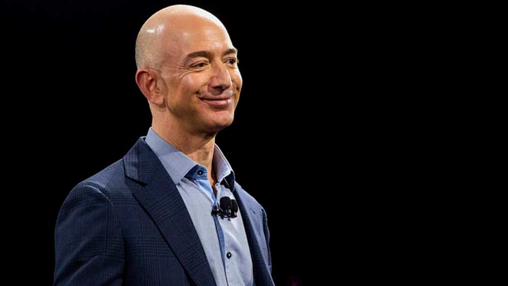 Takaitaccen tarihin rayuwa da arzikin Jeff Bezos, wanda ya ba $200b baya