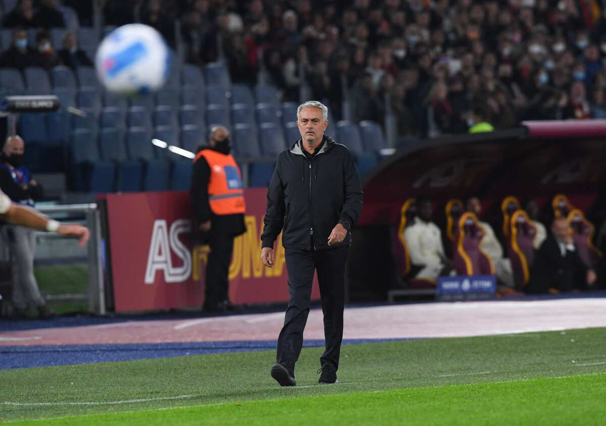 Heartbreaking thing Jose Mourinho did after Roma's home defeat to Milan disclosed