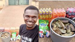 "130 wraps of moi moi": Man and his friends take food to prisoners, play bottle flip challenge with them