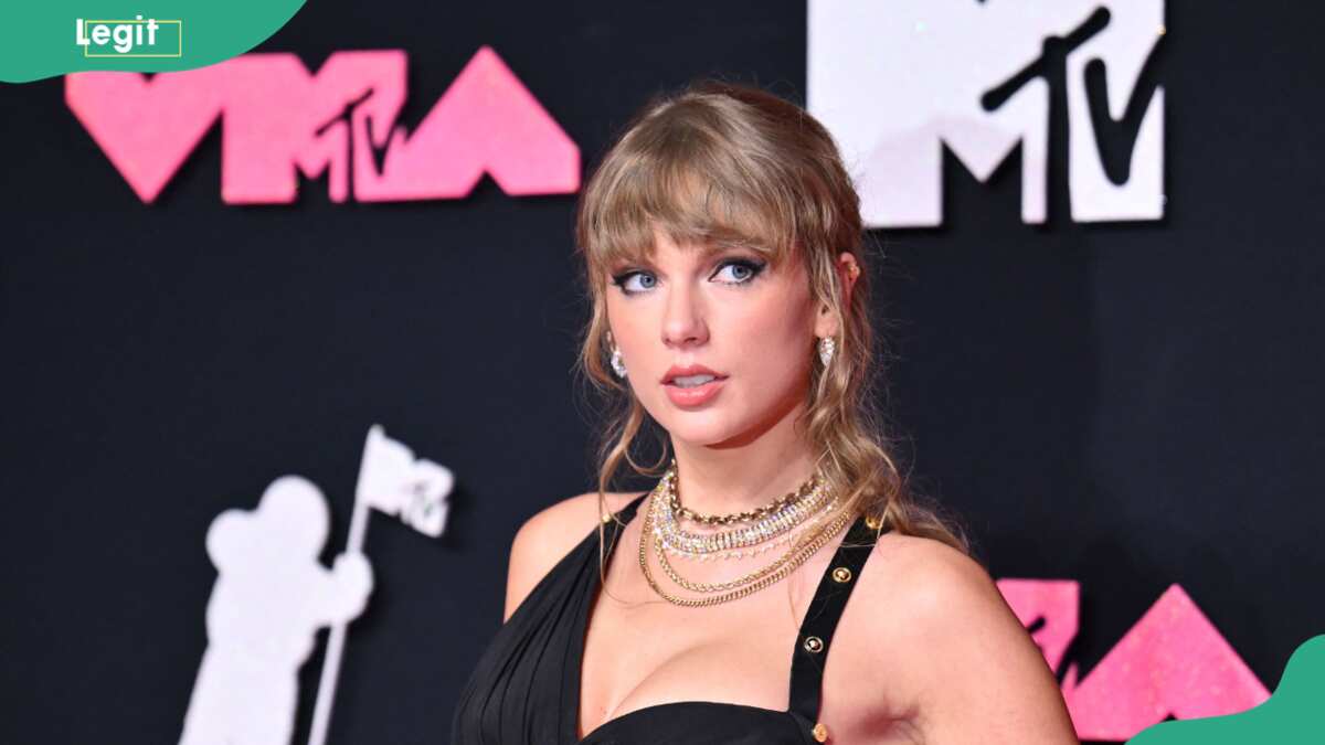 Taylor Swift's Dating History: Timeline of Famous Exes, Boyfriends