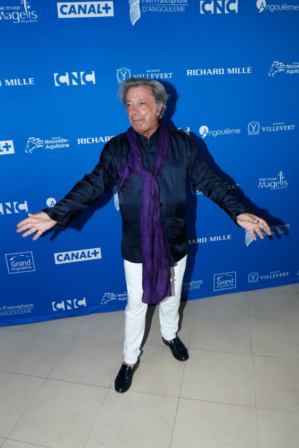Le chanteur Hervé Vilard assiste à la cérémonie de clôture du 11e Festival du film francophone d'Angoulême le 26 août 2018 à Angoulême, en France.
