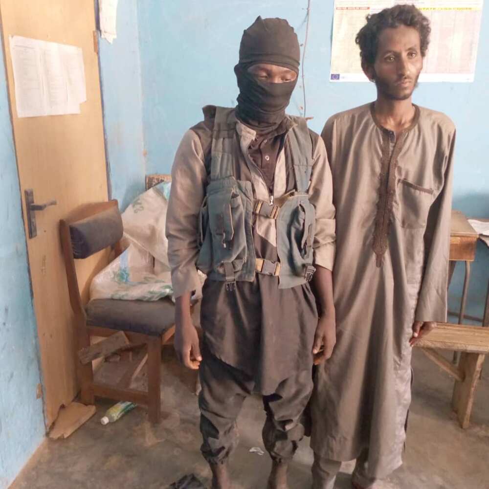 Operation Gama Aiki: Dakarun sojin sama sun damke barayin Shanu daga wata kasa (Hotuna) Operation Gama Aiki: Dakarun sojin sama sun damke barayin Shanu daga wata kasa (Hotuna)