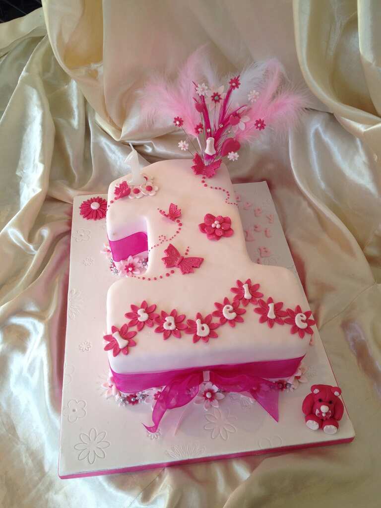 One year birthday cake designs for a baby