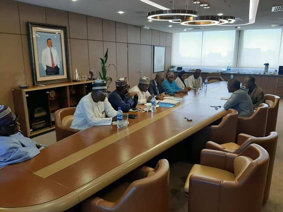 Tsuntsu daga sama gasashshe: Aliko Dangote zai dauki zakakuran daliban jami’ar Wudil aiki Tsuntsu daga sama gasashshe: Aliko Dangote zai dauki zakakuran daliban jami’ar Wudil aiki