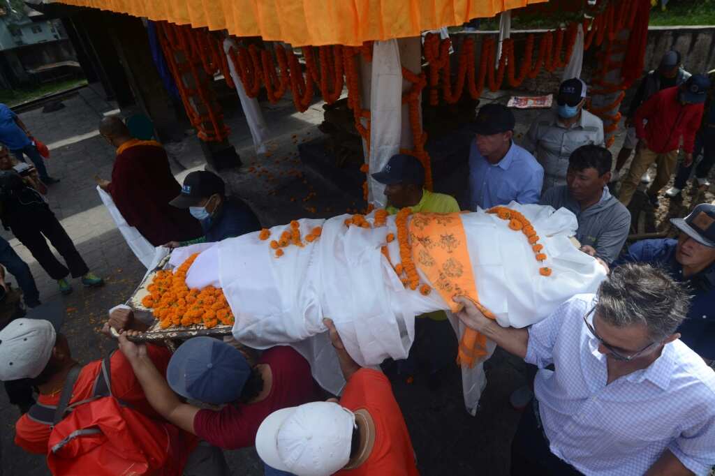 Top US ski mountaineer gets Buddhist cremation in Nepal