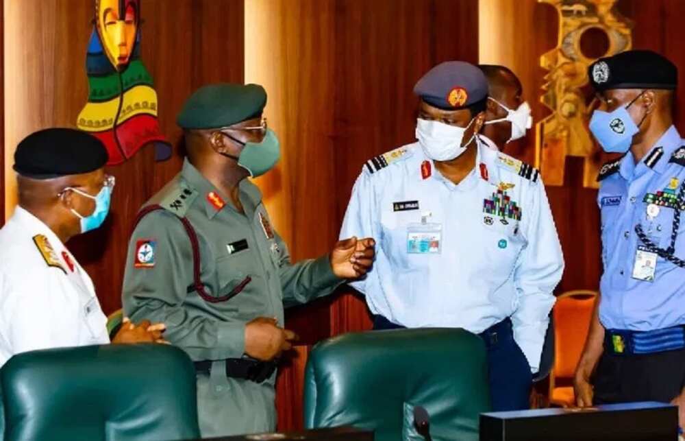 Kungiyoyi su na tare da manyan Arewa kan korar su Janar Buratai, Siddique Kungiyoyi su na tare da manyan Arewa kan korar su Janar Buratai, Siddique