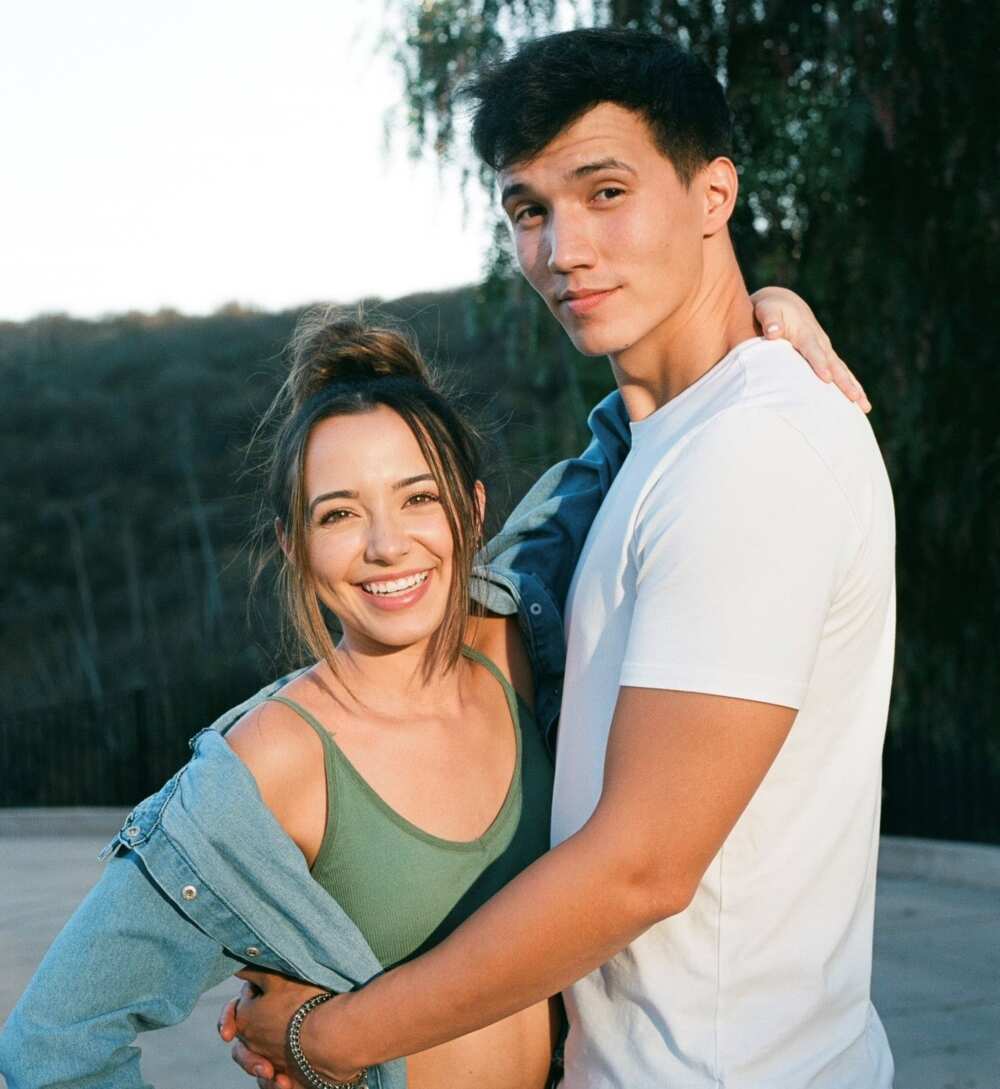 slange Fiasko nedadgående Merrell Twins' biography: age, birthday, height, boyfriends - Legit.ng