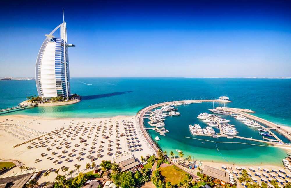 Bayan soke amfani da Shari'ar Musulunci, Dubai (UAE) ta haramtawa yan kasashen Musulmai 13 siga kasar Bayan soke amfani da Shari'ar Musulunci, Dubai (UAE) ta haramtawa yan kasashen Musulmai 13 siga kasar