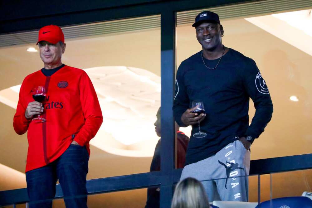 Michael Jordan lors du match de Ligue 1 entre le Paris Saint Germain et Reims au Parc des Princes le 26 septembre 2018 à Paris, France. (Photo de Pierre Costabadie/Icon Sport via Getty Images) Michael Jordan lors du match de Ligue 1 entre le Paris Saint Germain et Reims au Parc des Princes le 26 septembre 2018 à Paris, France. (Photo de Pierre Costabadie/Icon Sport via Getty Images)