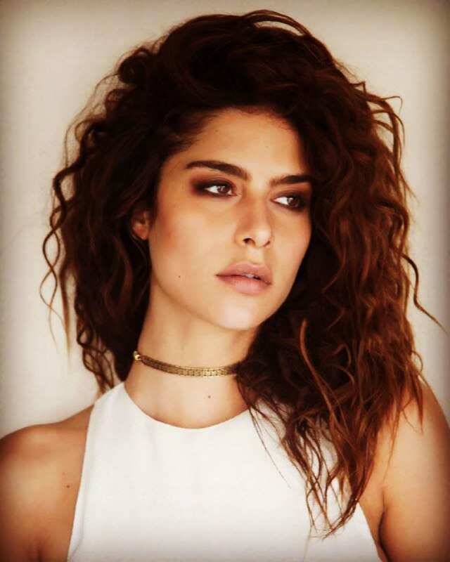 Nadia Hilker bio