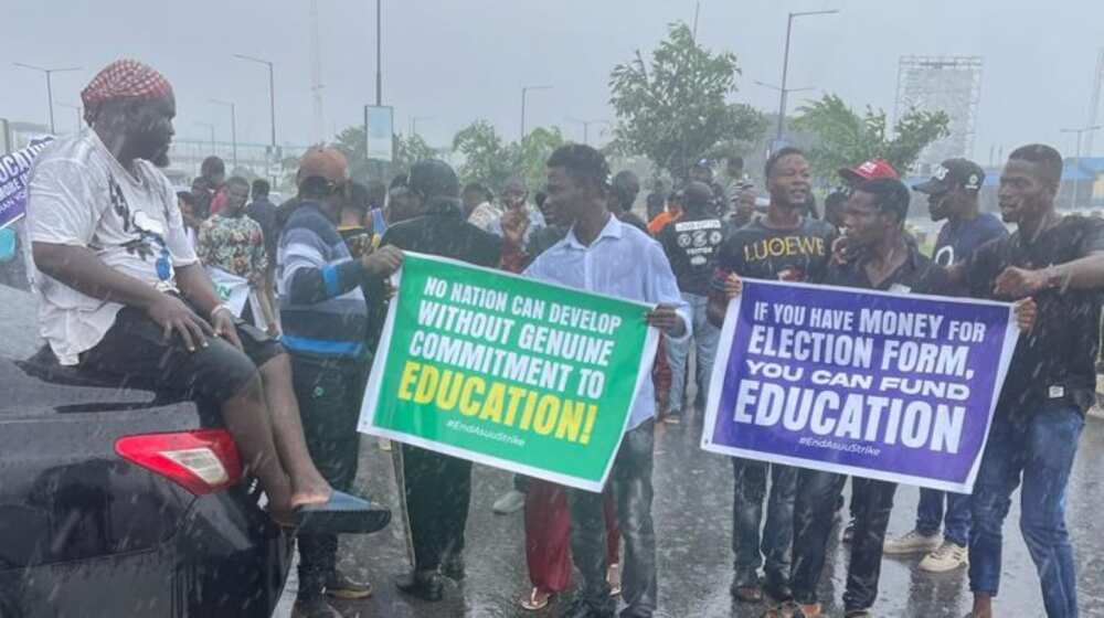 ASUU, ASUU strike, NANS, Abuja Airport, Nnamdi Azikiwe International Airport, Nigerian students protest