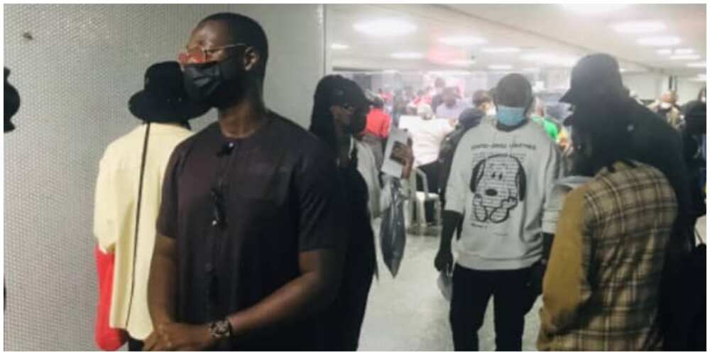 Nigerian singers Omah Lay and Tems finally arrive in Lagos (photo)