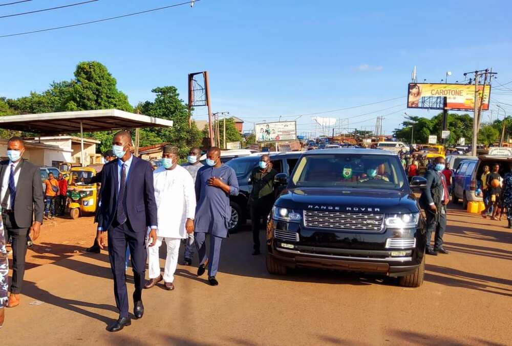 Governor Ugwuanyi leads rescue operation at accident scene