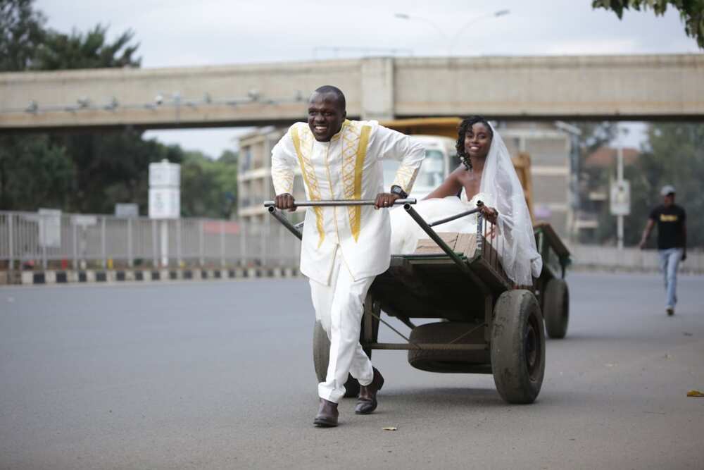 Nairobi couple dazzle in colourful wedding, bride wheeled to venue on handcart