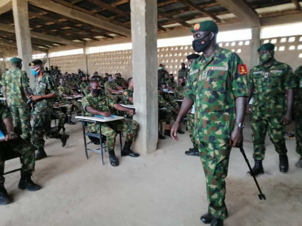 Yayin horas da dakarun sojin kasa kan sarrafa tankar yaki
Hakkin mallakar Hoto: Defense News Nigeria